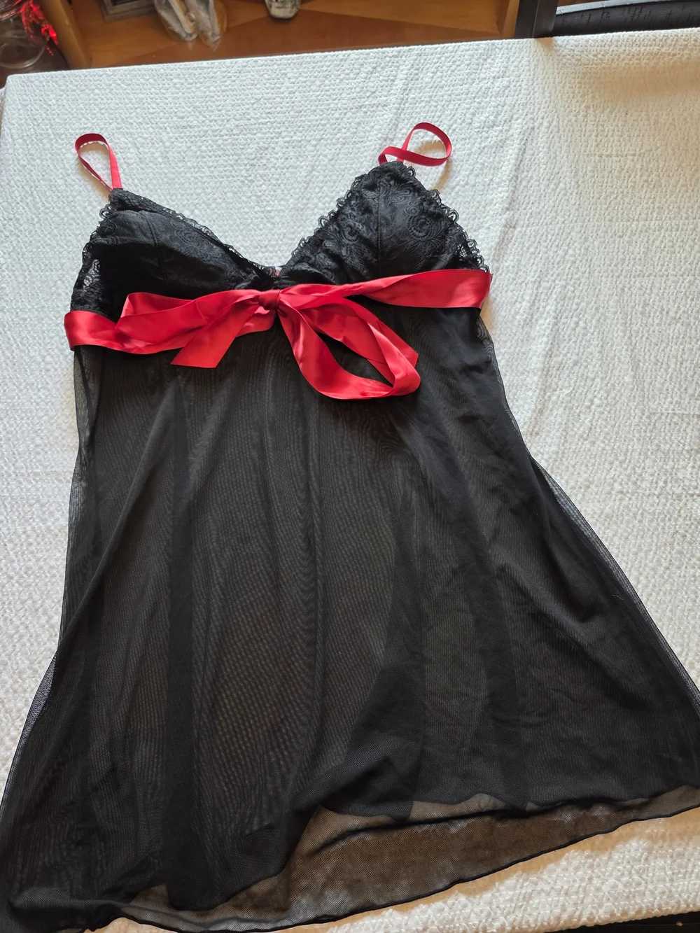 Black Lace Chemise with Red Satin Bow Xl